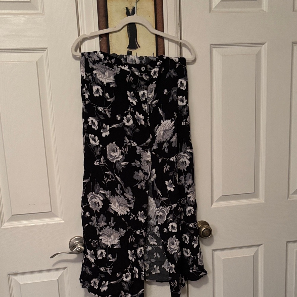 Wild Fable Black and White Floral Skirt